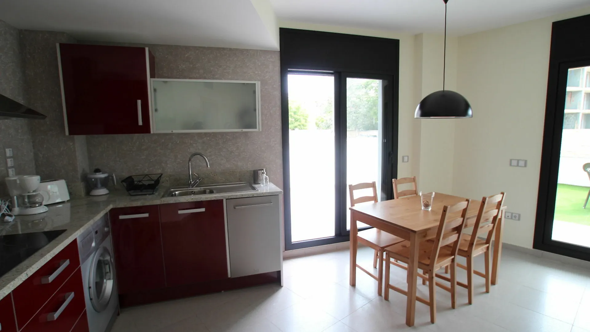 Belice Apartments 료렛 드 마르 0*,