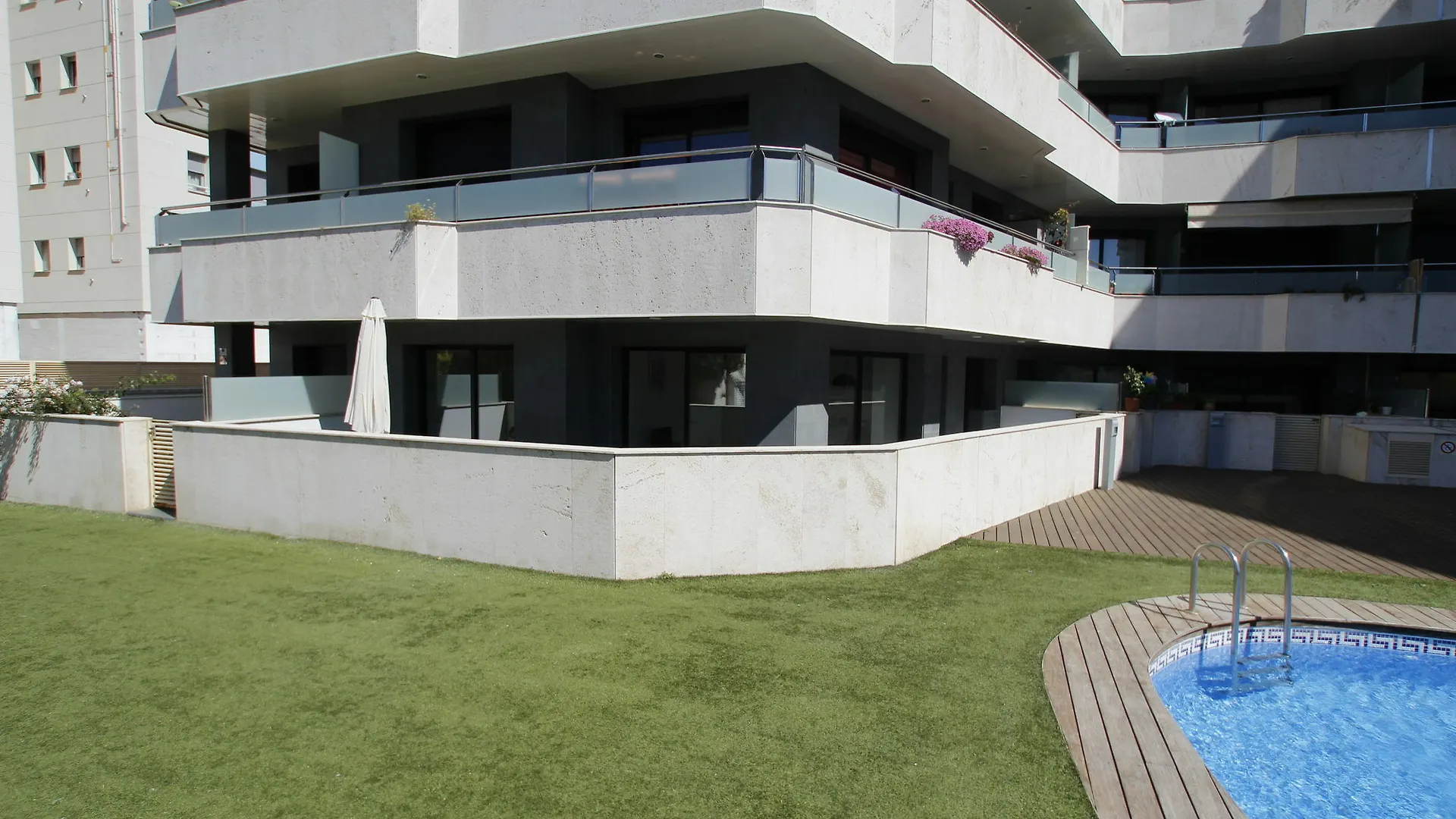Belice Apartments 료렛 드 마르 0*,